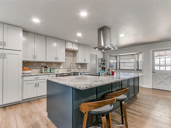 710 S Aqua Clear Dr, Mustang, OK 73064