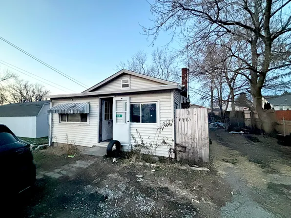 54 4th St, Buckeye Lake, OH 43008