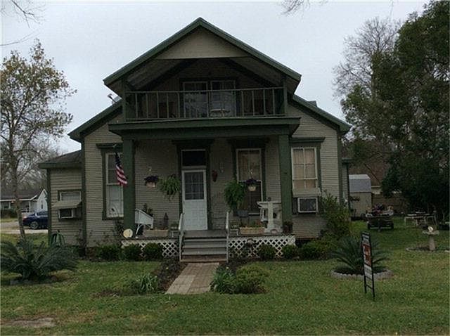 1st image of 214 Tennis St