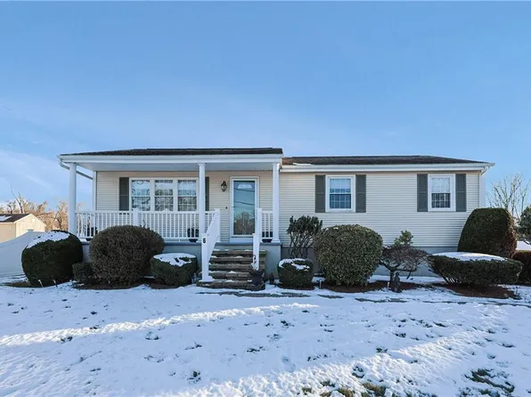 6 Corte Real Dr, Bristol, RI 02809