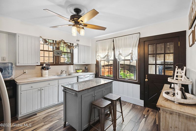 3rd image of 2400 Curry Road