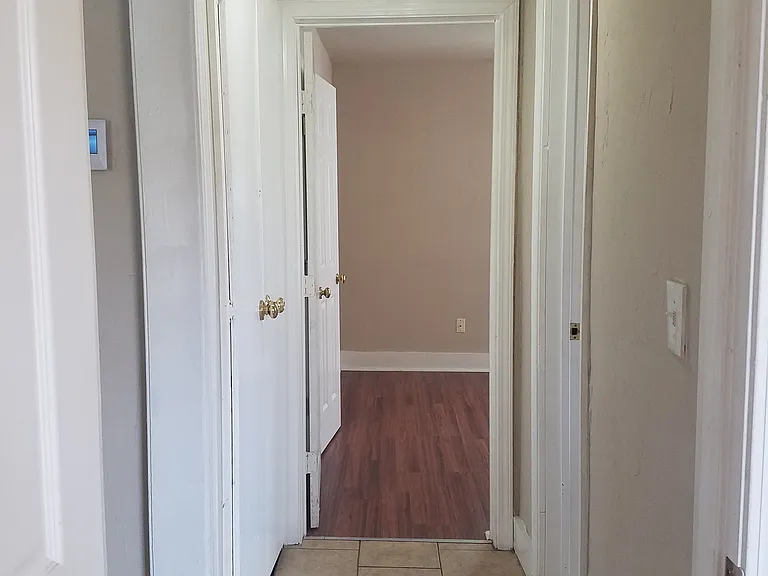 1404 NE 9th St #3 — Photo 9