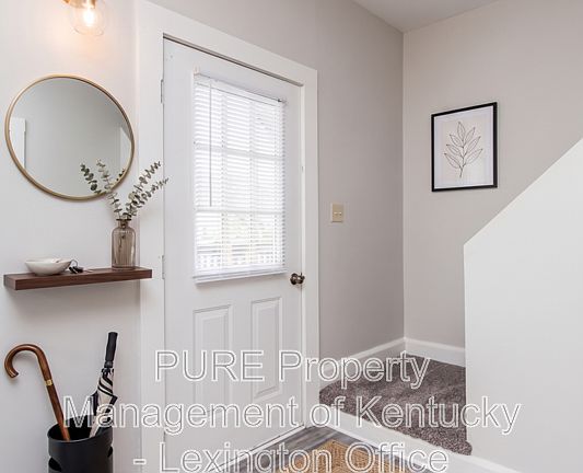 3rd image of 3 Dogwood Ln