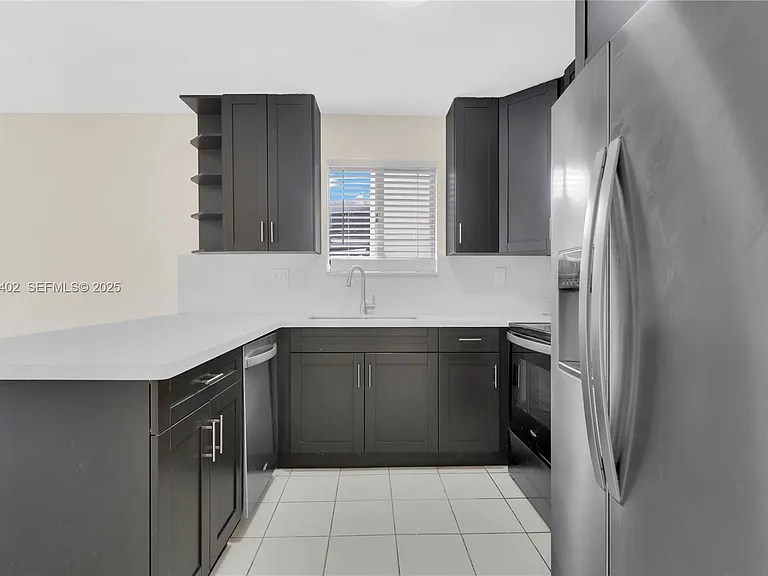 16215 SW 137th Ct — Photo 3