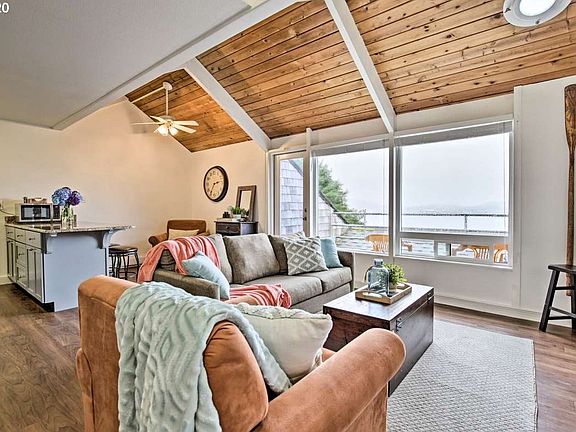 3rd image of 1000 SE Bay Blvd Unit P-8
