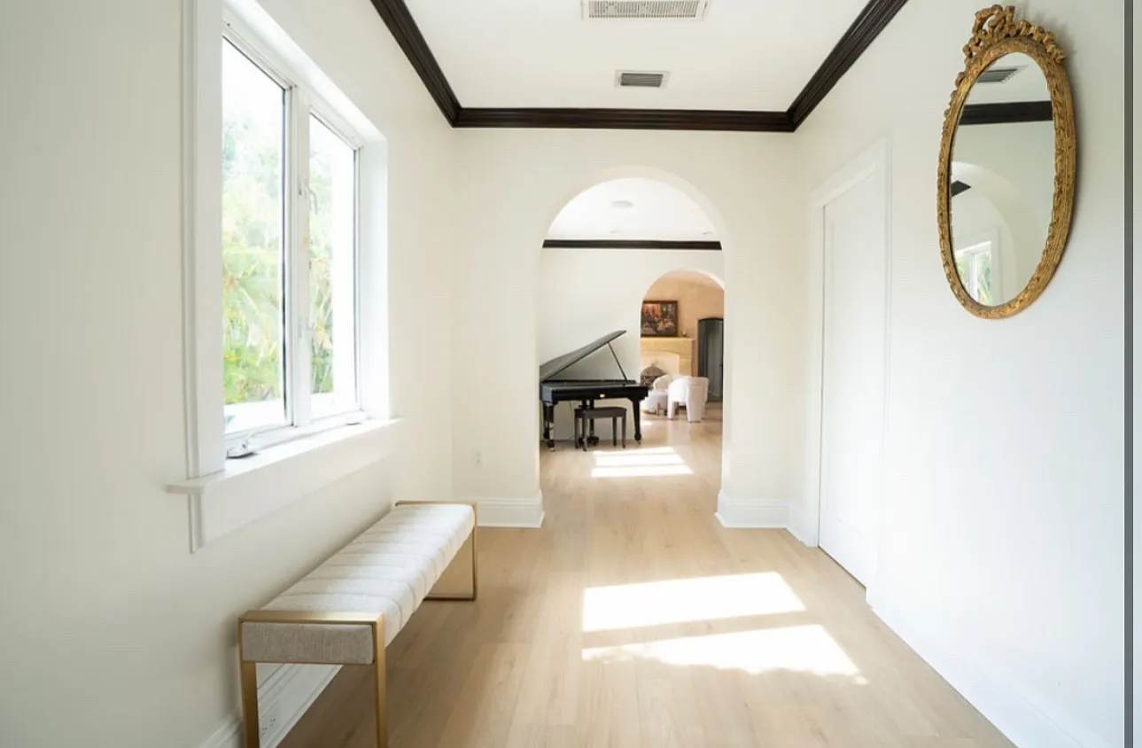 5 bed, 4.5 bath, 5318 sqft, $30,000 — Photo 4