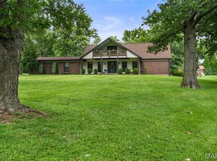 37 Beacon Hill Ln, Saint Louis, MO 63141