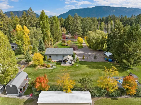 140 N Hilltop Rd, Columbia Falls, MT 59912