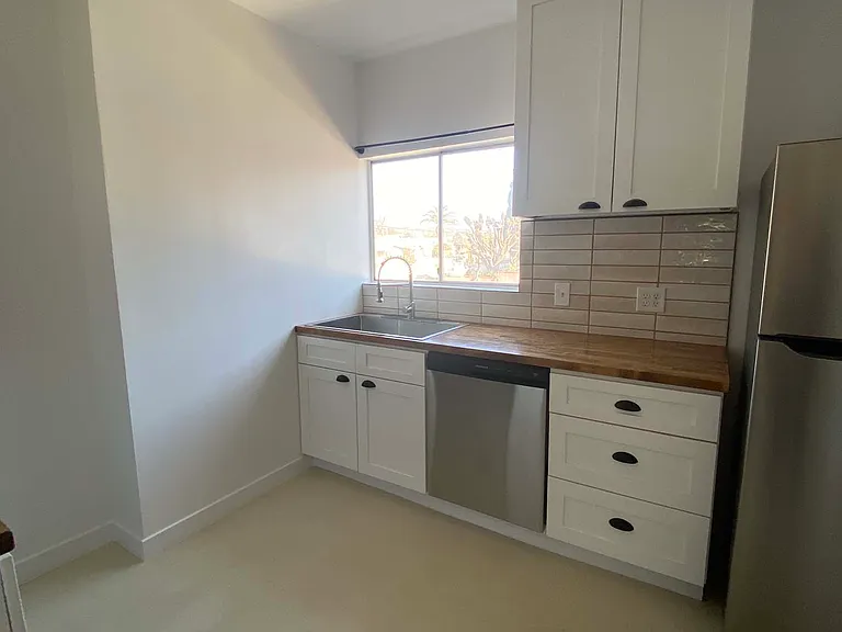 1134 N Evergreen Ave — Photo 27