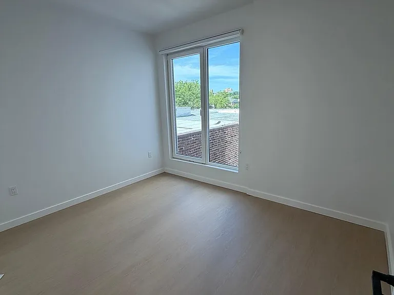 50 Webster St #3C — Photo 8