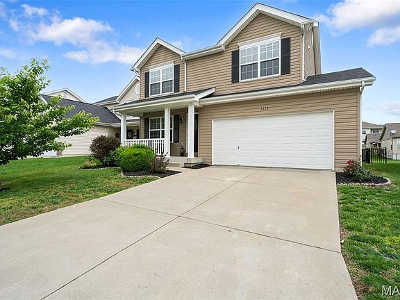 2nd image of 1113 Centre Lake Dr