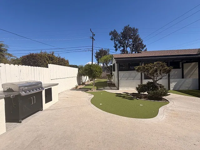 2117 E Division St — Photo 12