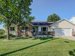 508 Bergum Rd, Mount Horeb, WI 53572