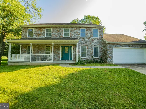 16 Bernard St, Upper Chichester, PA 19014