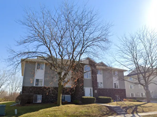 156 Westside Dr #9, Iowa City, IA 52246