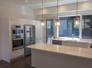 619 N 6th St #R, Philadelphia, PA 19123