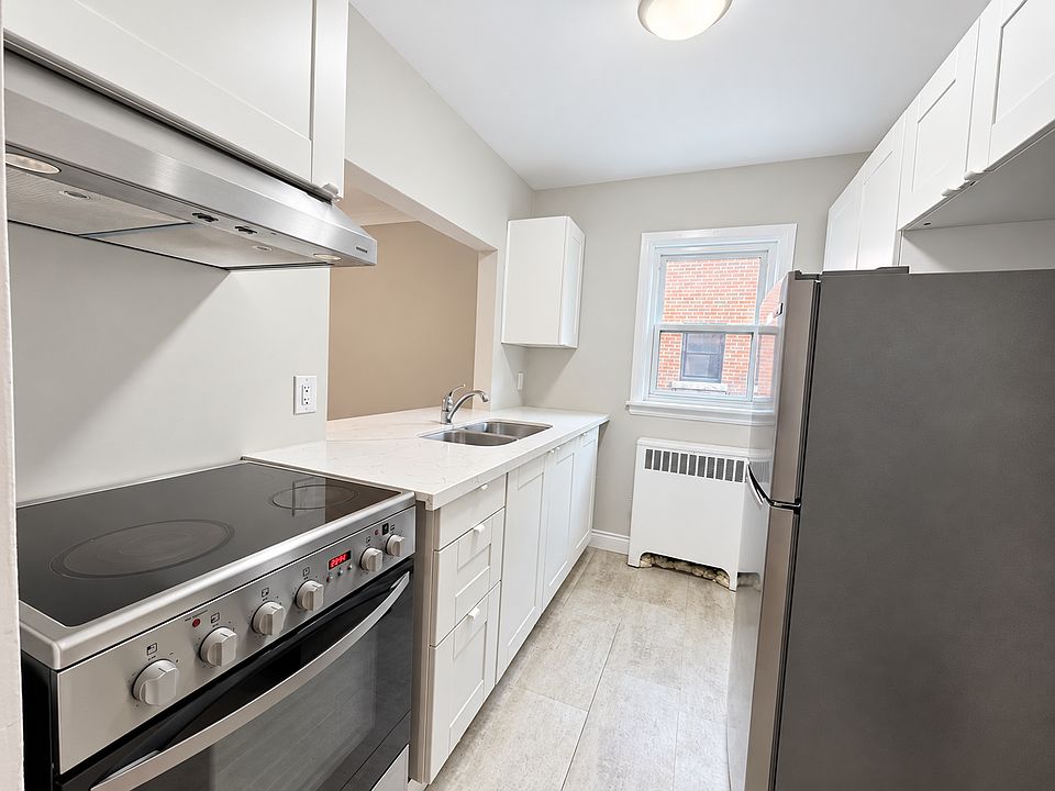 1st image of 85 East Ave S #3