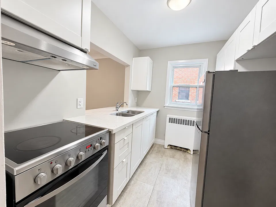 85 East Ave S #3