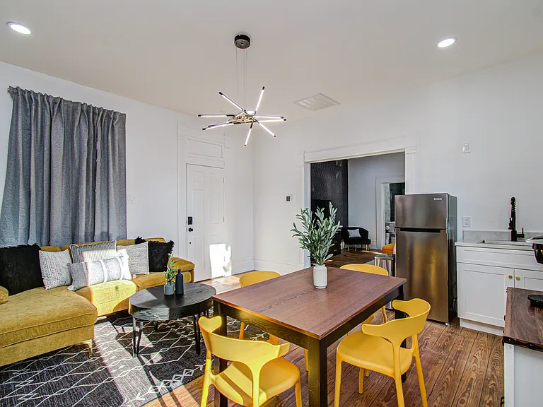 1811 Washington Ave #A — Photo 7