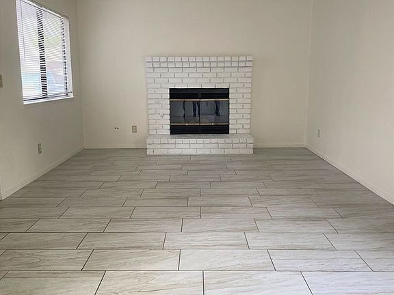 3rd image of 1310 Loughborough Dr #1316