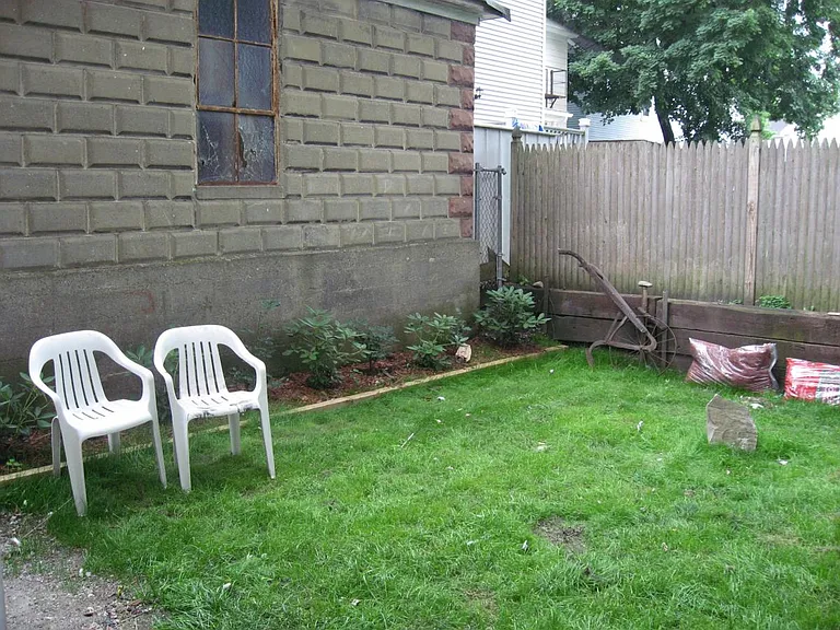1/2 Hull Ave — Photo 2