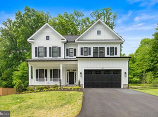 9317 Convento Ter, Fairfax, VA 22031