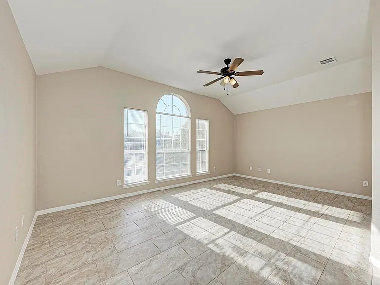 2351 Wright Cir — Photo 3