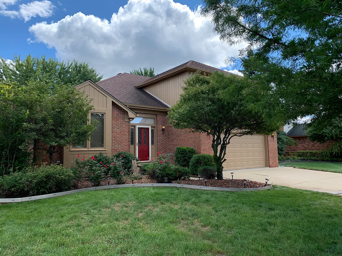 Building Photo - 3263 Primrose Dr