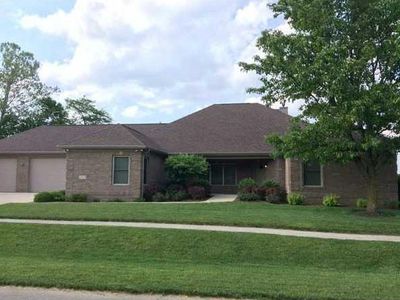 2202 Pear Tree Ct, Columbus, IN, 47201