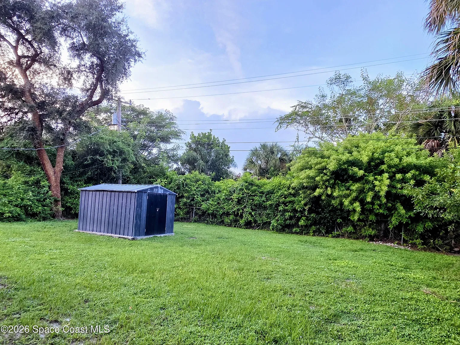 3 bed, 1.0 bath, 810 sqft, $1,300 — Photo 2