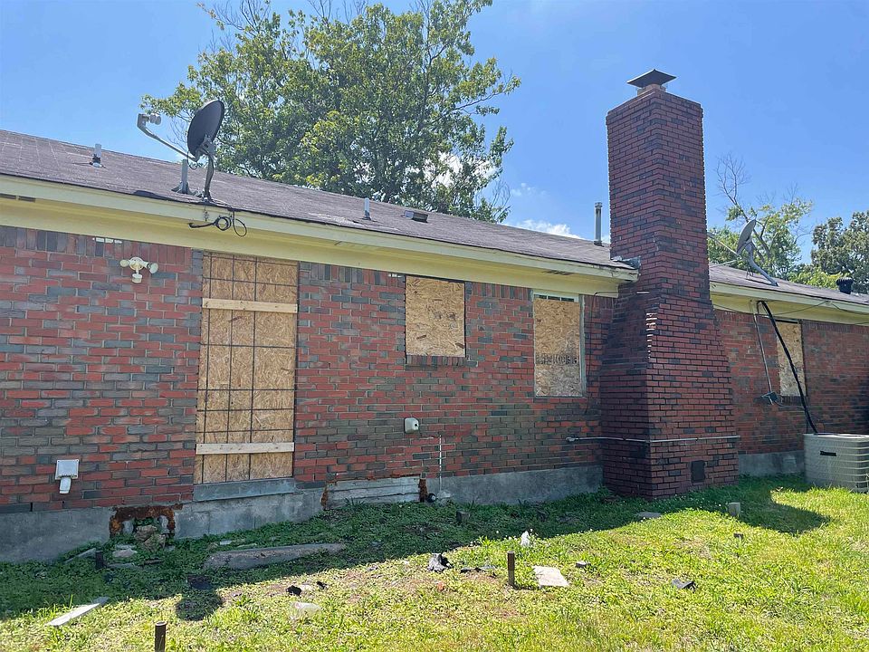 2nd image of 5140 N Circle Rd