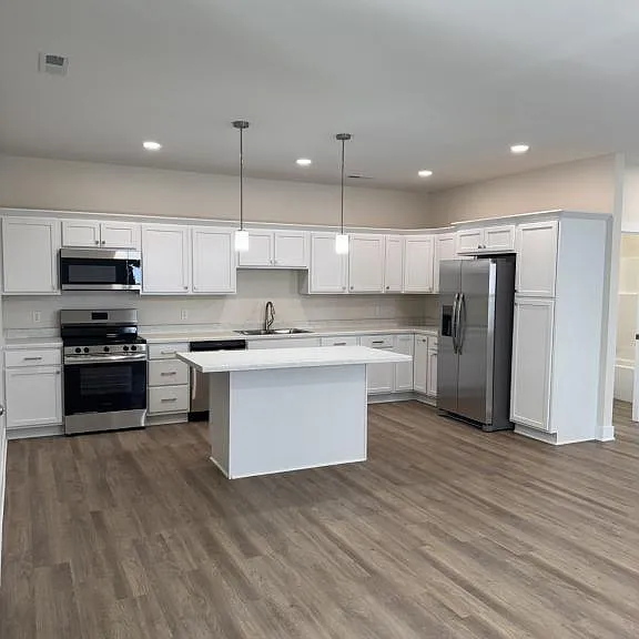 1108 Emerald Cv — Photo 3