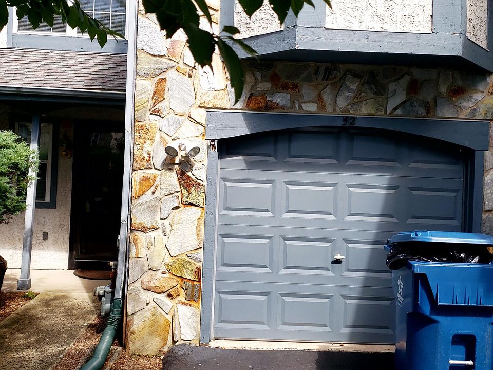 1st image of 52 Redwood Ln