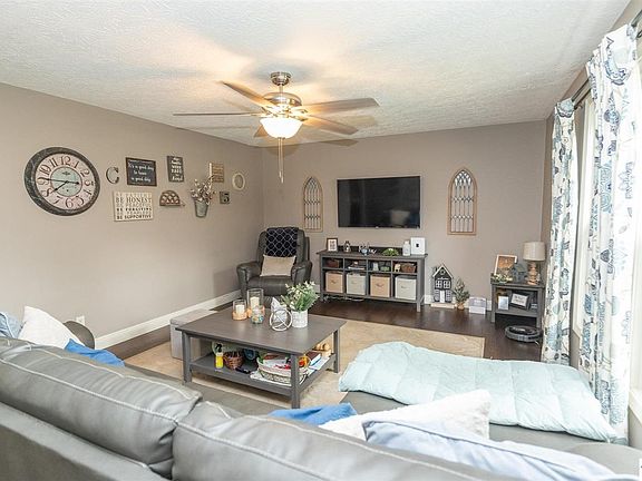 5th image of 617 Debra Ln