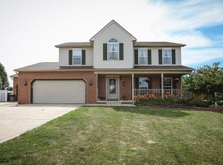 4901 Meadowgrove Dr, Carroll, OH 43112