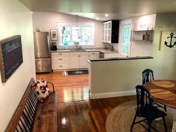 33 Old Kings Hwy, Ogunquit, ME 03907