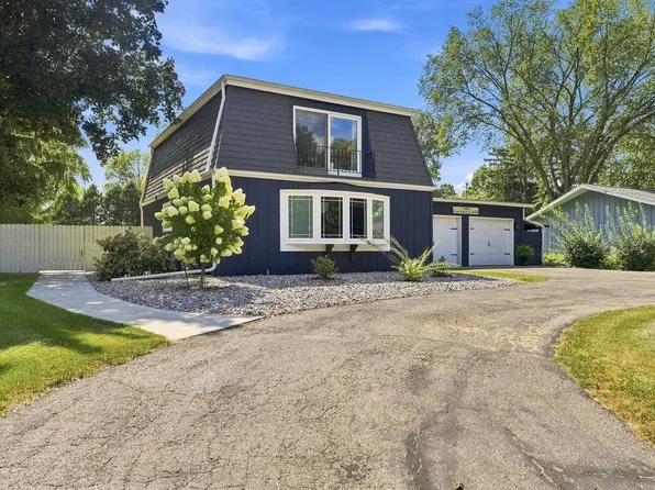 1378 Lake Breeze Rd, Oshkosh, WI 54904