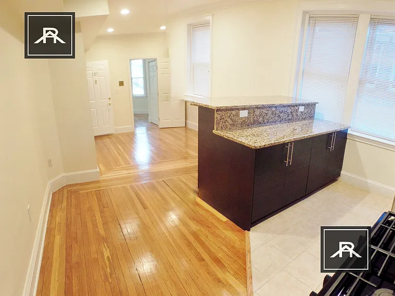 71 Thatcher St #101 — Photo 6