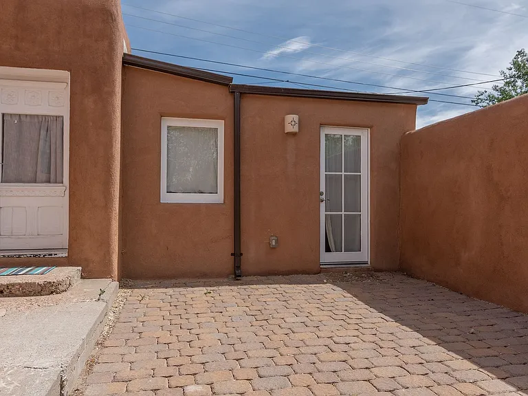 728 Montez Pl — Photo 23