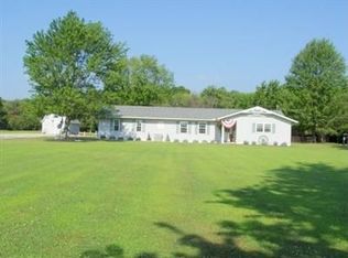 12936 Baumhart Rd, Amherst, OH 44001