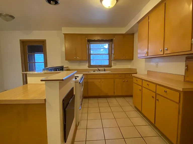 401 Berwyn Dr — Photo 9