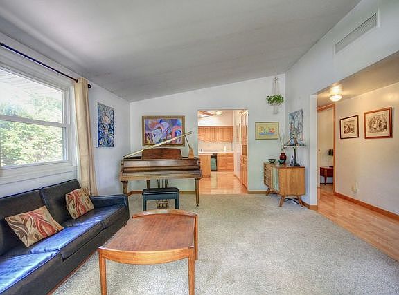 2nd image of 804 E Sunnycrest Dr