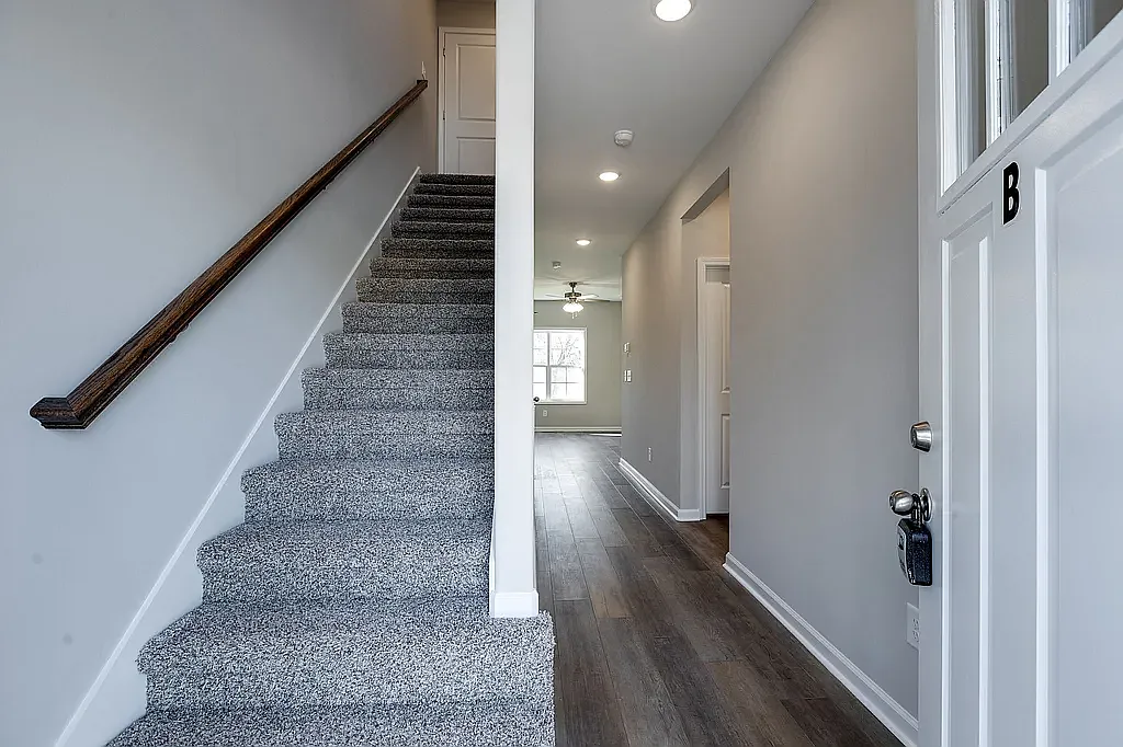 4 bed, 1400 sqft, $2,200 — Photo 2