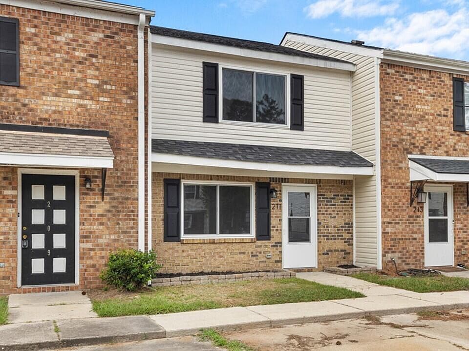 1st image of 211 Myrtlewood Court