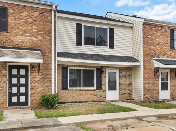 211 Myrtlewood Court, Jacksonville, NC 28546