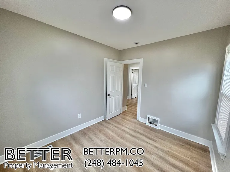 104 Henderson St — Photo 11