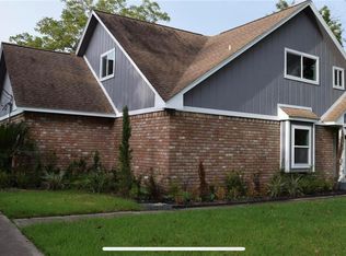 112 Collier Dr, Clute, TX 77531