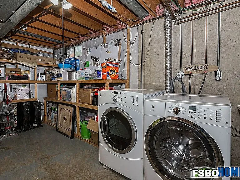 2615 Hawthorne Dr — Photo 18