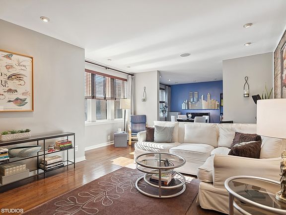 4th image of 716 W Buena Ave APT 3C