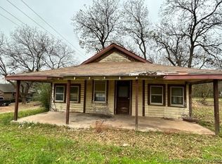 502 E Hooper St, Wynnewood, OK 73098